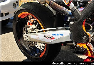 paddock_supermotard_2012_alpe_huez_057.jpg
