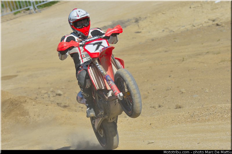 prestige_0007_003_supermotard_2012_alpe_huez