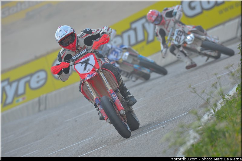 prestige_0007_004_supermotard_2012_alpe_huez