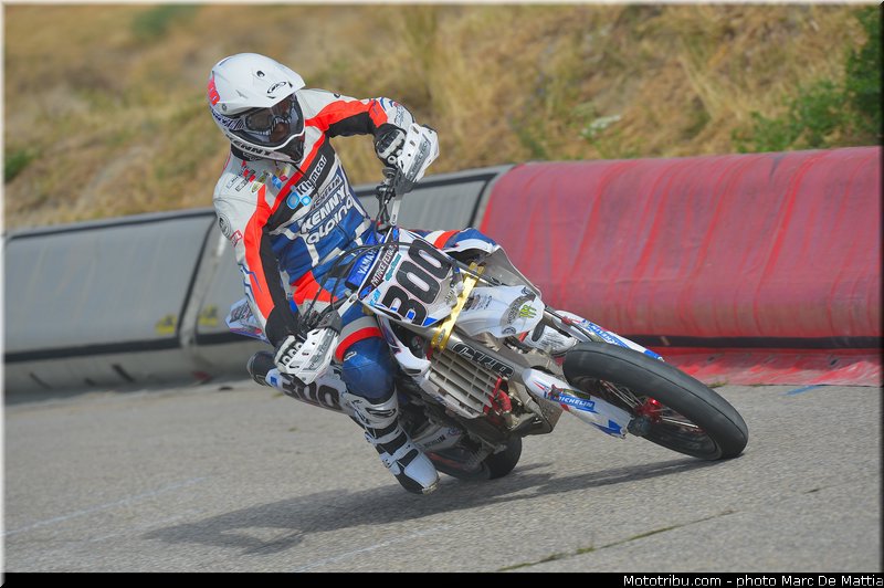 prestige_0300_001_supermotard_2012_alpe_huez