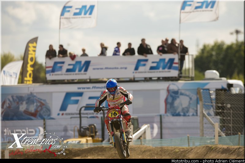 europe_lapini_001_supermotard_carole_2012