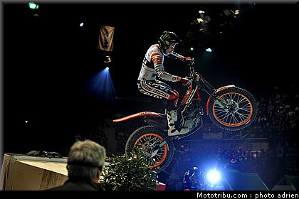 bou_009_trial_indoor_marseille_2010.JPG