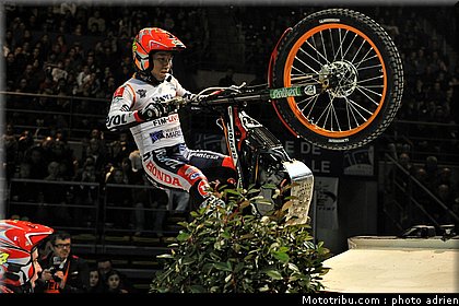 fujinami_01_trial_indoor_marseille_2010.JPG