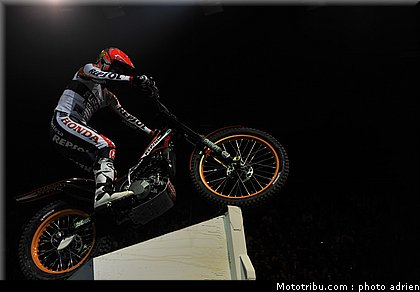 fujinami_11_trial_indoor_marseille_2010.JPG