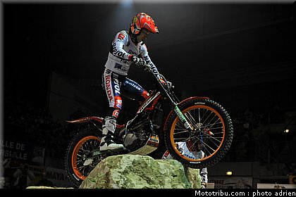 fujinami_14_trial_indoor_marseille_2010.JPG