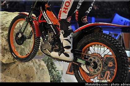 fujinami_32_trial_indoor_marseille_2010.JPG