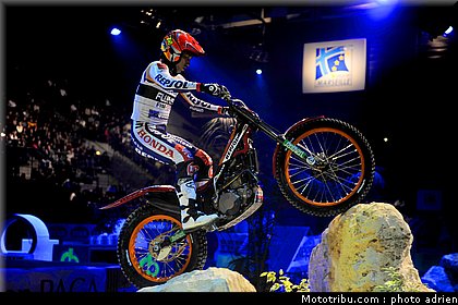 fujinami_33_trial_indoor_marseille_2010.JPG