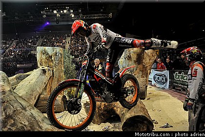 fujinami_37_trial_indoor_marseille_2010.JPG