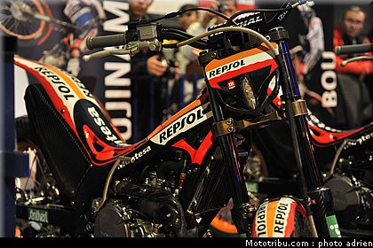 moto_14_trial_indoor_marseille_2010.JPG