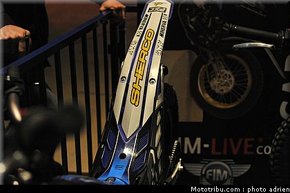 moto_21_trial_indoor_marseille_2010.JPG