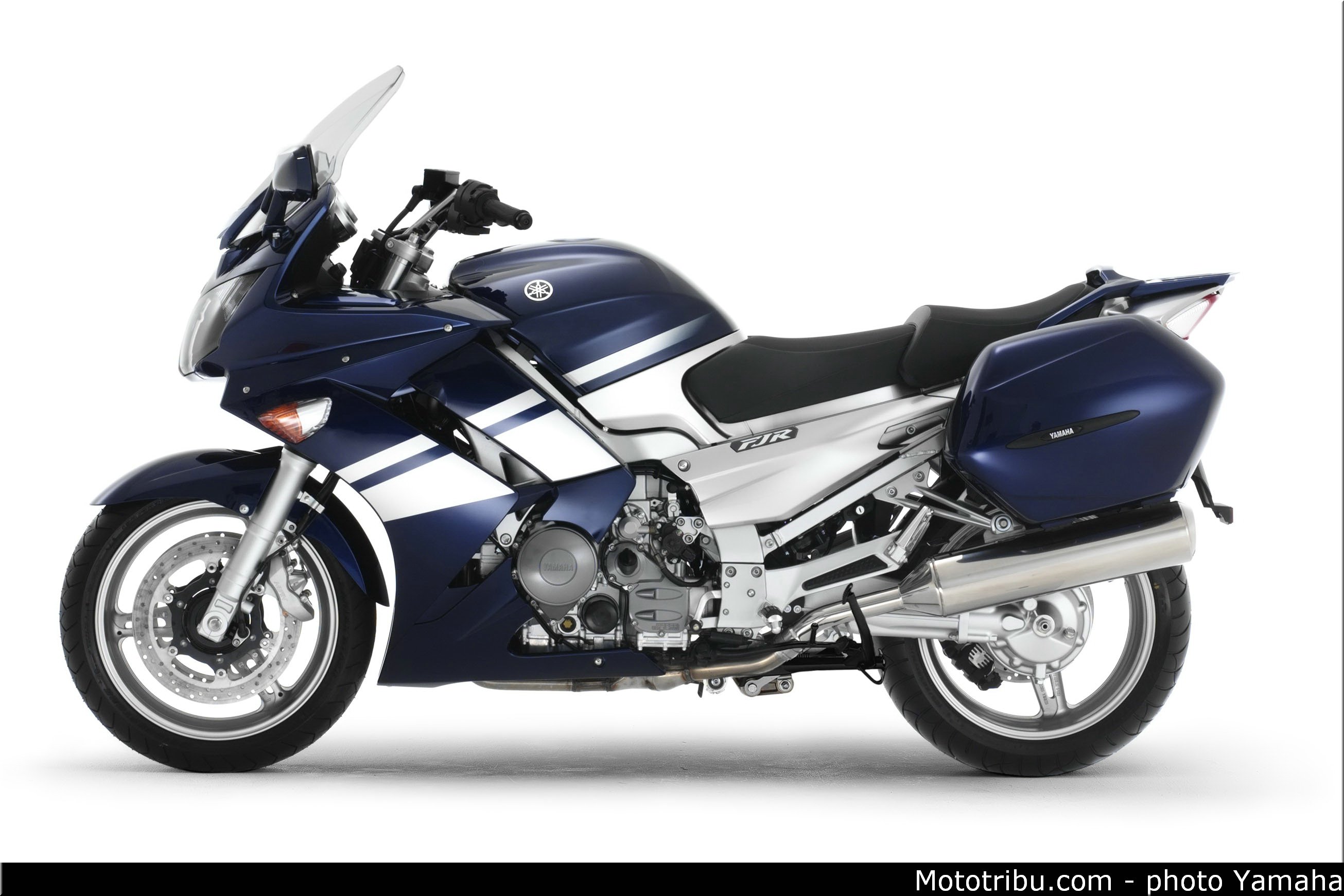 Где купить ямаха. Мотоцикл Ямаха FJR 1300. Yamaha FJR 1300 2001. Yamaha FJR 1300 2006. Yamaha FJR 2001.