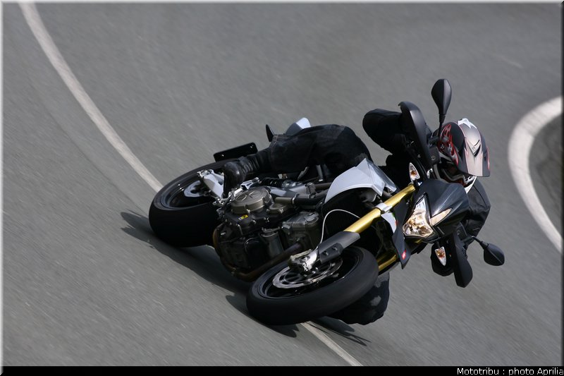 aprilia_dorsoduro_2008_001