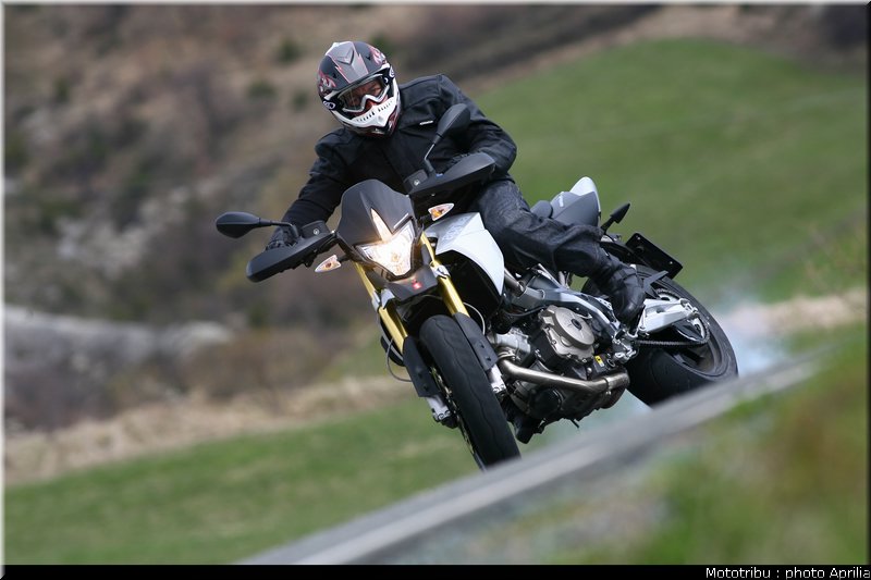 aprilia_dorsoduro_2008_002