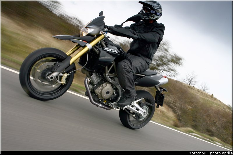 aprilia_dorsoduro_2008_005
