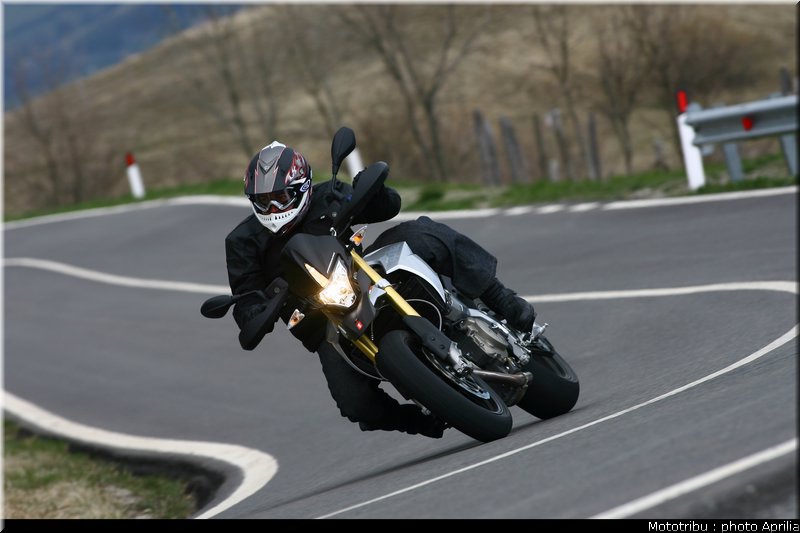 aprilia_dorsoduro_2008_006