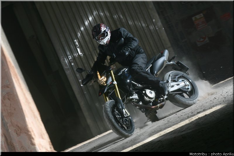 aprilia_dorsoduro_2008_010