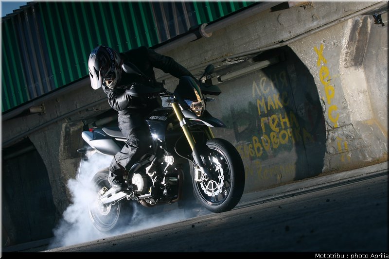 aprilia_dorsoduro_2008_014