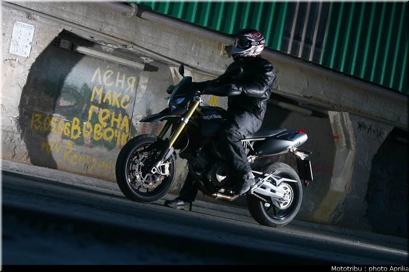 aprilia_dorsoduro_2008_015