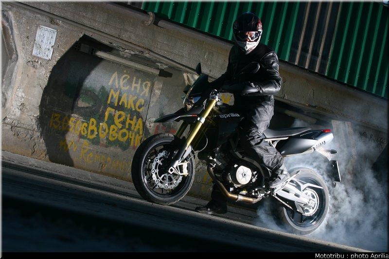 aprilia_dorsoduro_2008_016