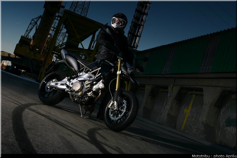 aprilia_dorsoduro_2008_017