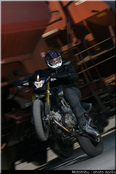 aprilia_dorsoduro_2008_031