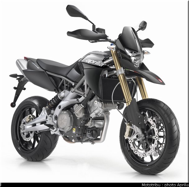 aprilia_dorsoduro_2008_038
