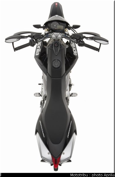 aprilia_dorsoduro_2008_043