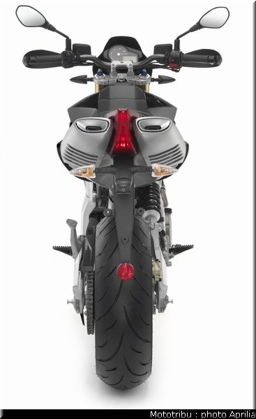aprilia_dorsoduro_2008_044