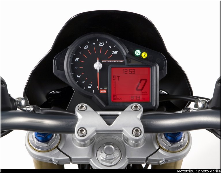 aprilia_dorsoduro_2008_045