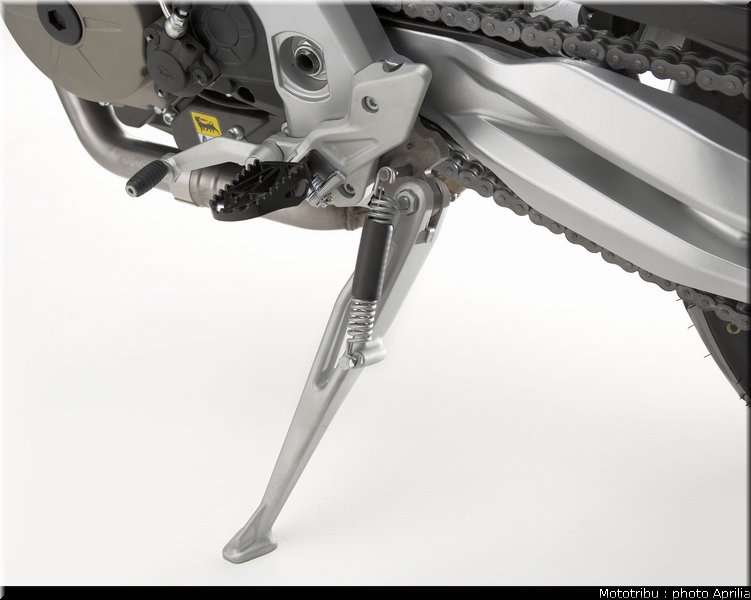 aprilia_dorsoduro_2008_048