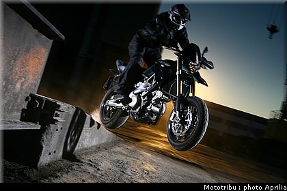 aprilia_dorsoduro_2008_022.jpg