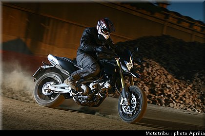 aprilia_dorsoduro_2008_023.jpg