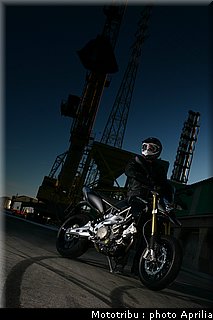 aprilia_dorsoduro_2008_029.jpg
