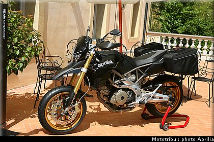 aprilia_dorsoduro_2008_034.jpg