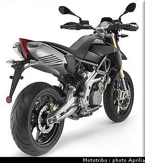 aprilia_dorsoduro_2008_037.jpg