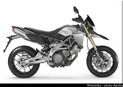 aprilia_dorsoduro_2008_040.jpg
