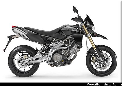 aprilia_dorsoduro_2008_041.jpg