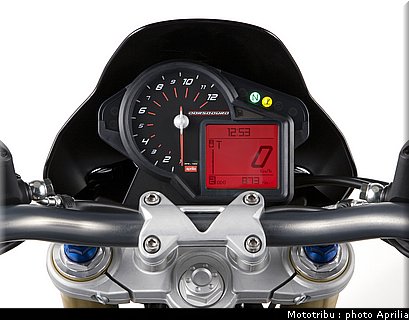 aprilia_dorsoduro_2008_045.jpg