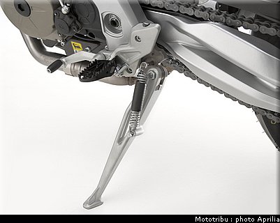 aprilia_dorsoduro_2008_048.jpg