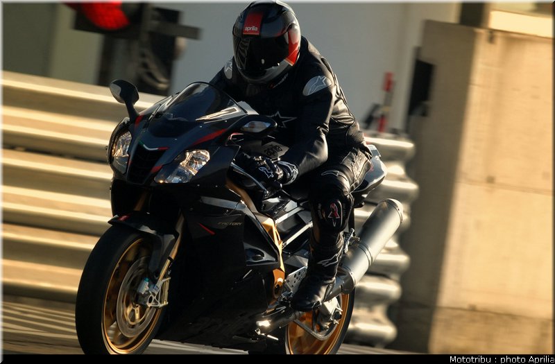 aprilia_rsv1000r_factory_2008_001