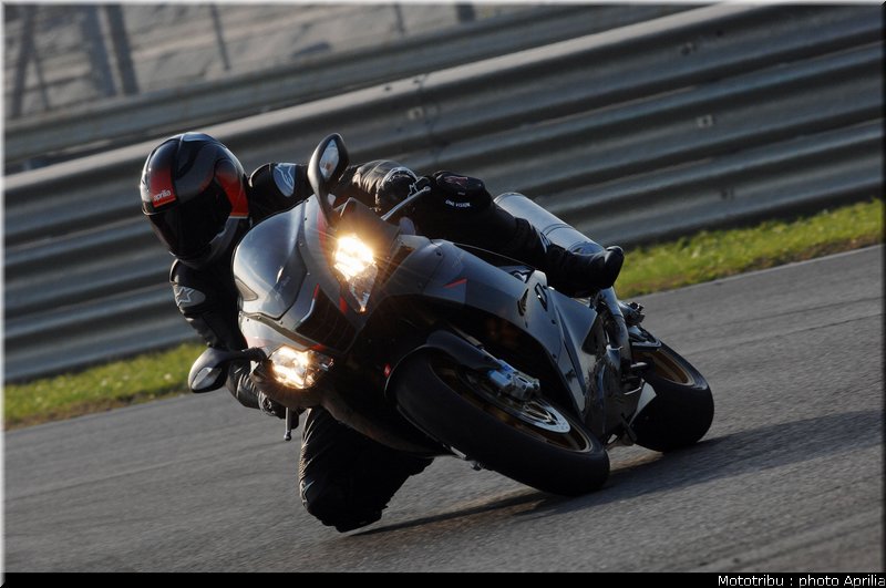 aprilia_rsv1000r_factory_2008_007