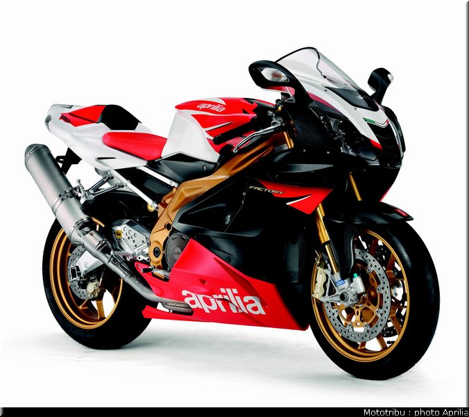 aprilia_rsv1000r_factory_2008_013