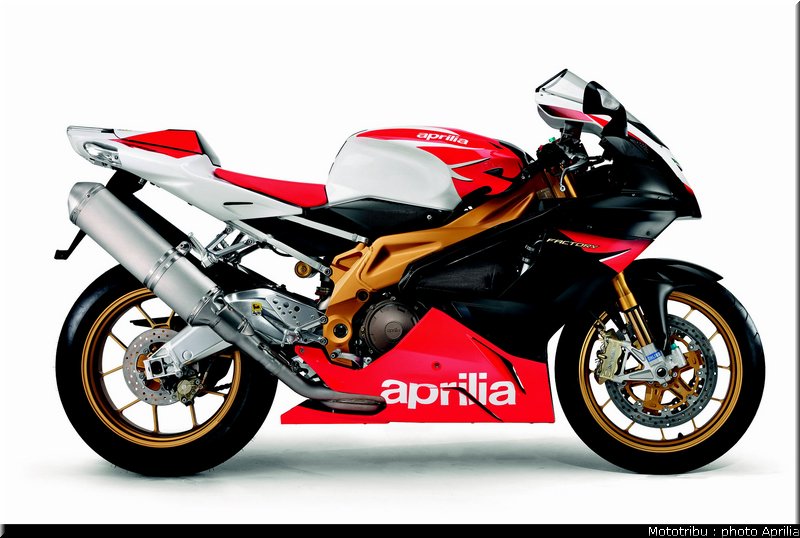 aprilia_rsv1000r_factory_2008_014