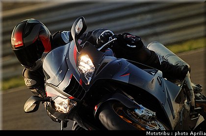 aprilia_rsv1000r_factory_2008_005.jpg