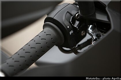 aprilia_stelvio_nx_2009_008.jpg