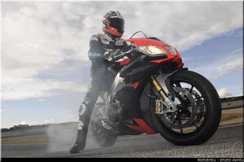 aprilia_rsv4_2009_0002
