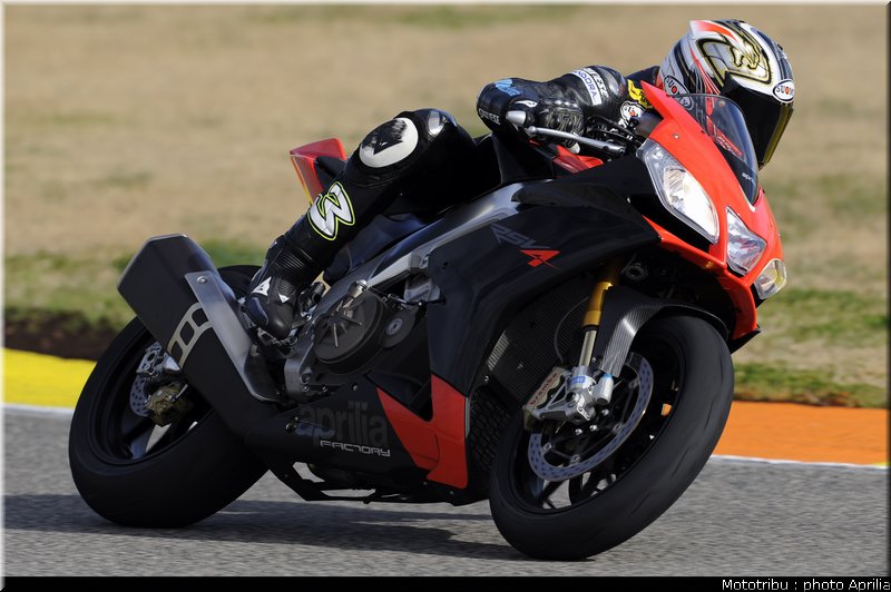 aprilia_rsv4_2009_0004