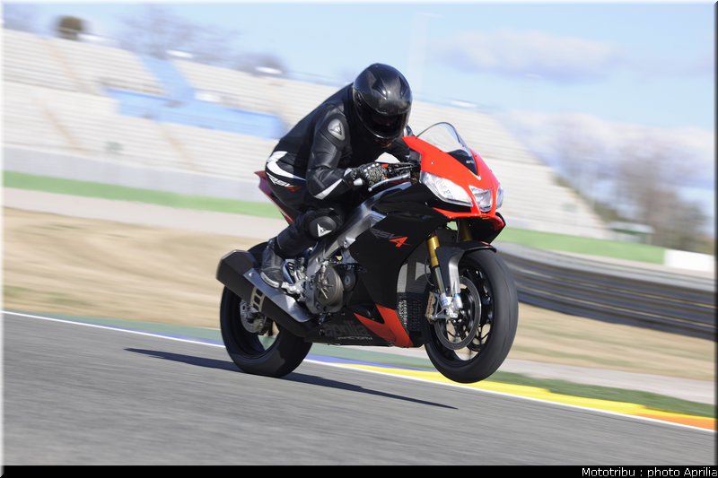 aprilia_rsv4_2009_0019