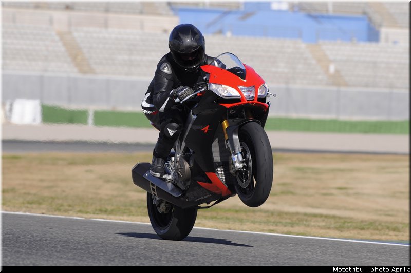 aprilia_rsv4_2009_0020