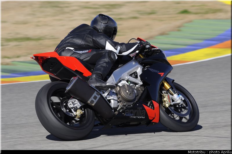aprilia_rsv4_2009_0021